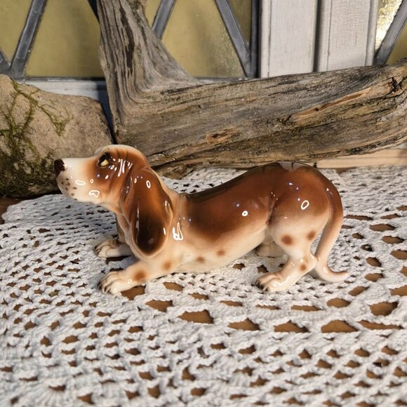 Vintage Basset Hound Porcelain Dog Figurine - Picture 4 of 13